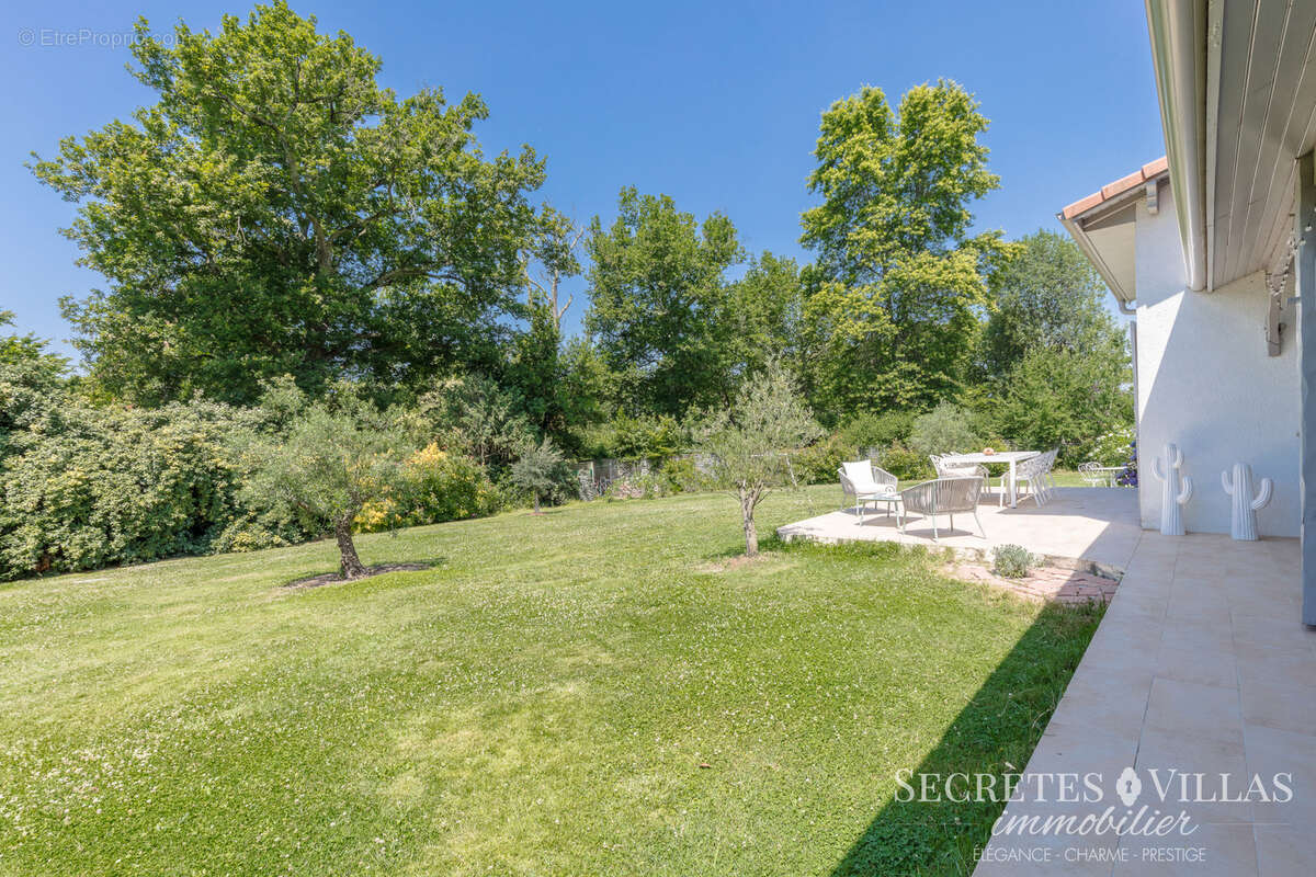 Maison à SALLEBOEUF