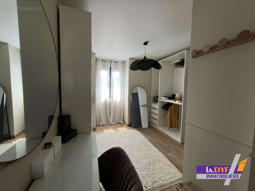 Maison 145 m² à Coubron  - photo 13