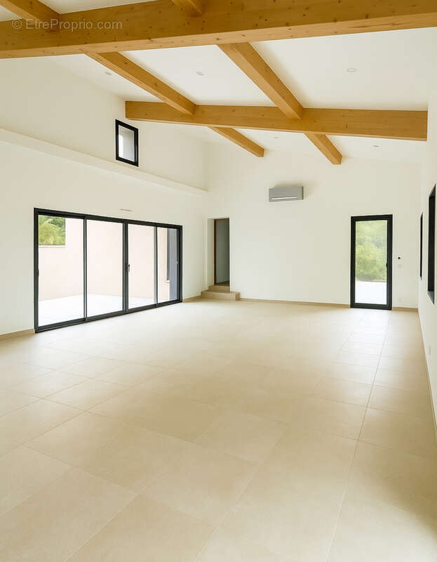 Maison à LE PUY-SAINTE-REPARADE