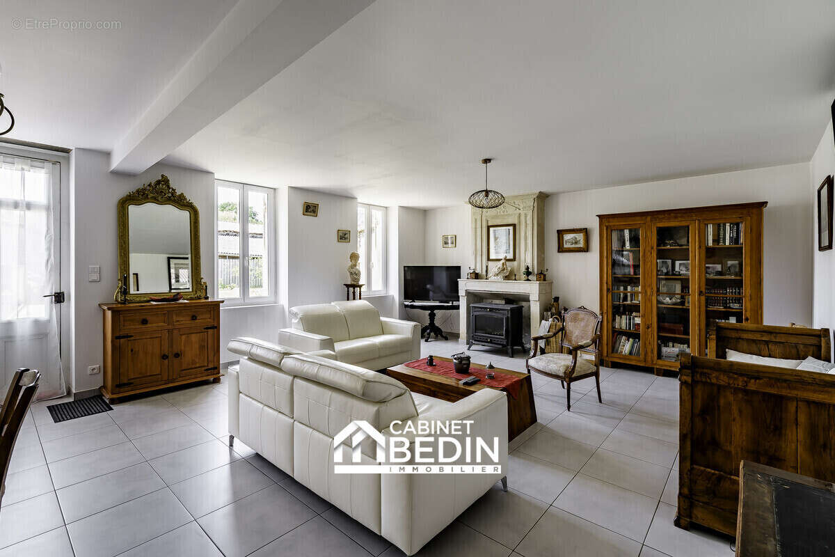 Maison à REIGNAC