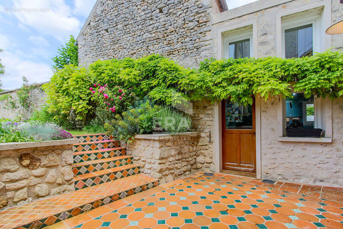 Maison à CRESPIERES