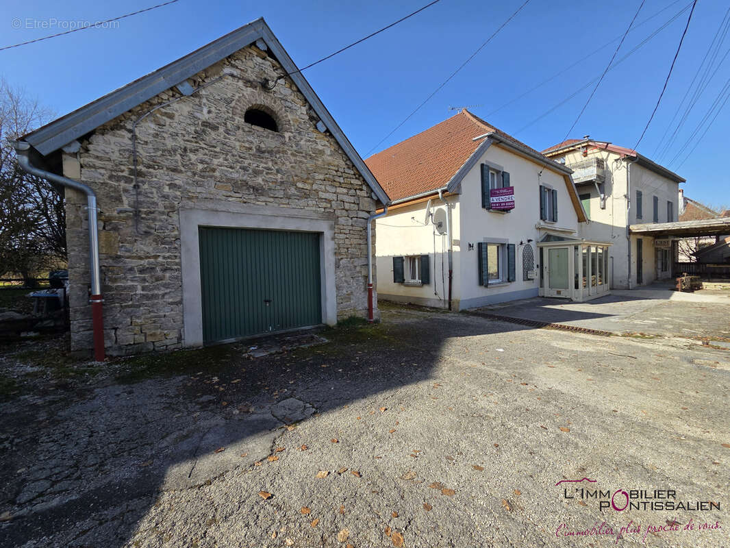 Maison à VILLERS-SOUS-CHALAMONT