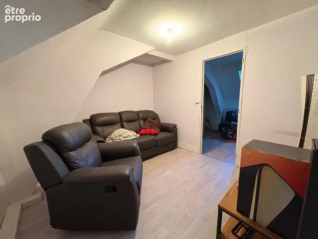 Fond de commerce avec appartement au breil-sur-merize - photo 12