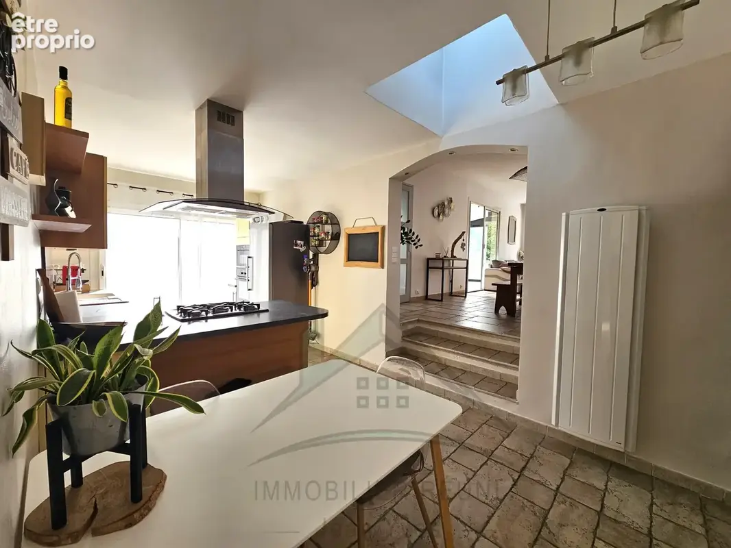 Bienvenue à Saint-Mitre-les-Remparts ! 4 chambres   Piscine - photo 10