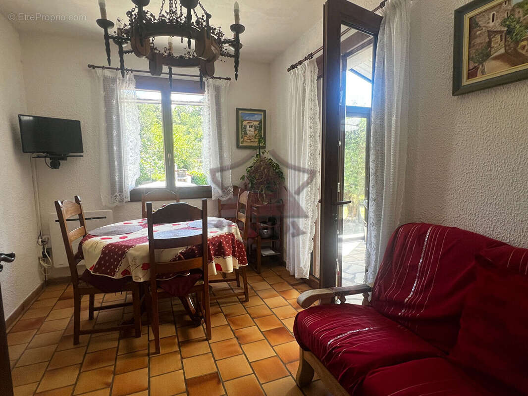 Maison avec piscine dans un environnement calme - photo 19