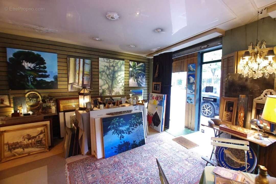 Commerce à SAINT-CLOUD