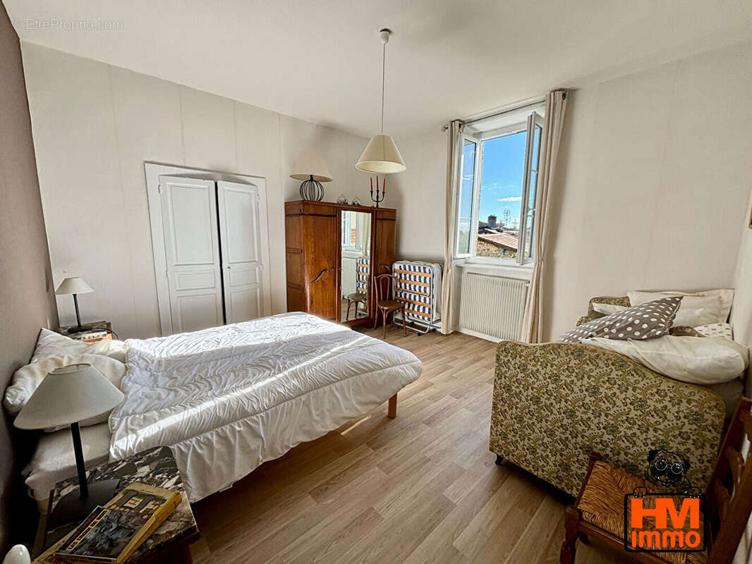 Maison à CONDAT-SUR-VIENNE