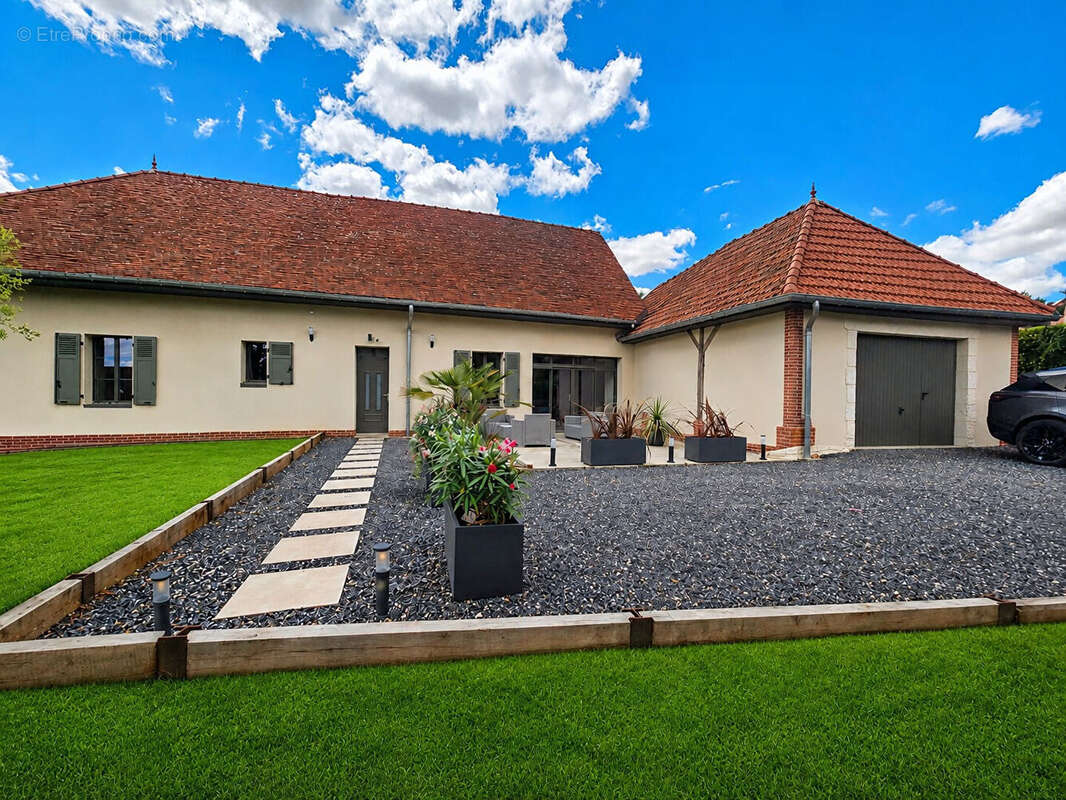 Montgueux, Superbe longère rénovée de plain-pied avec prestations de qualité - photo 3