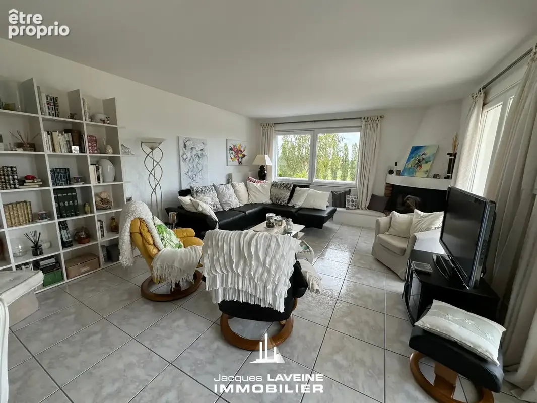 Coin-sur-seille villa 8 pieces - photo 3