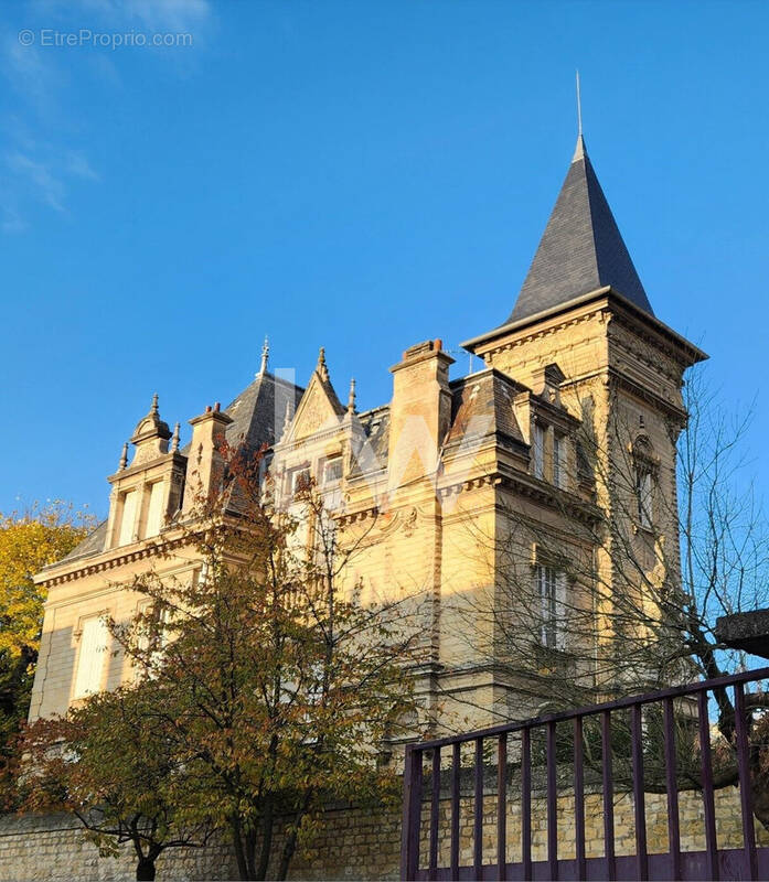 Maison à COMPIEGNE