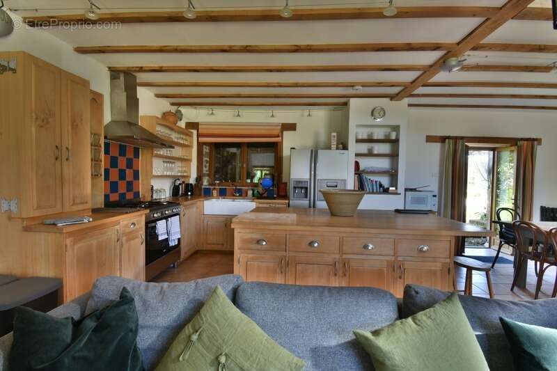 Ensemble de 3 maisons avec grande piscine, dans son écrin de verdure de 2,5 hectares - photo 16