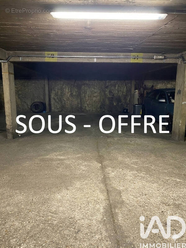 Photo 1 - Parking à PARIS-20E