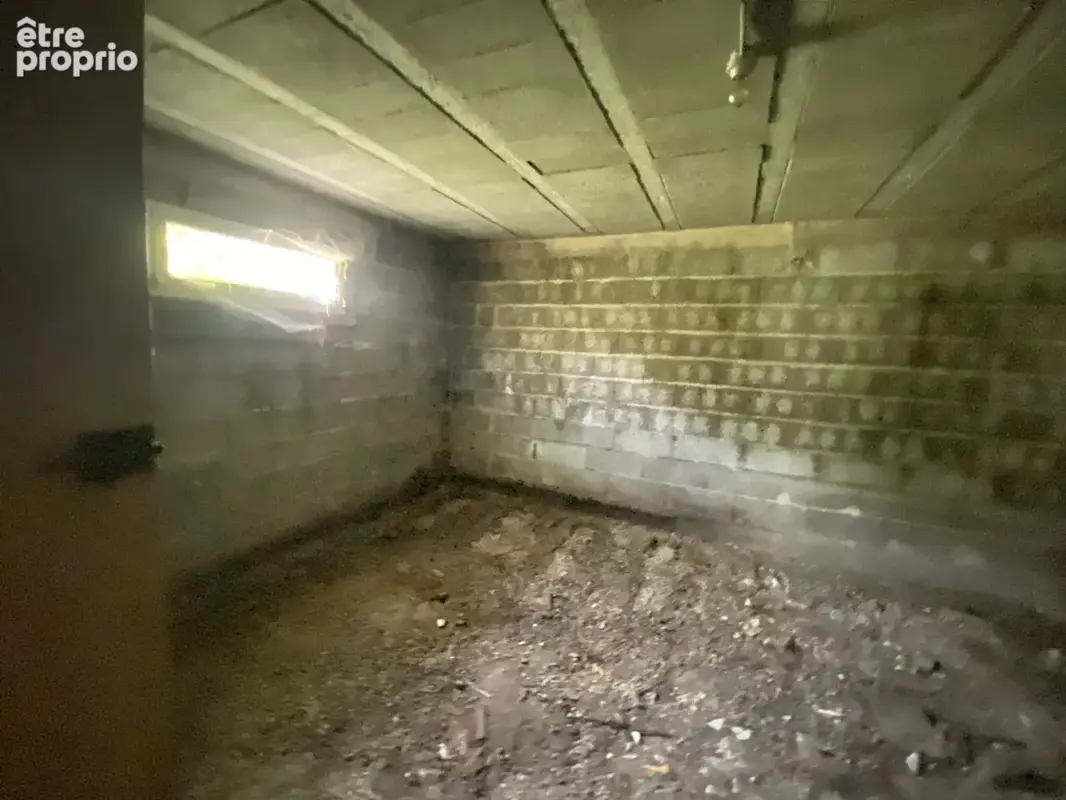 Villa  à rénover sur sous-sol complet et terrain attenant - photo 12
