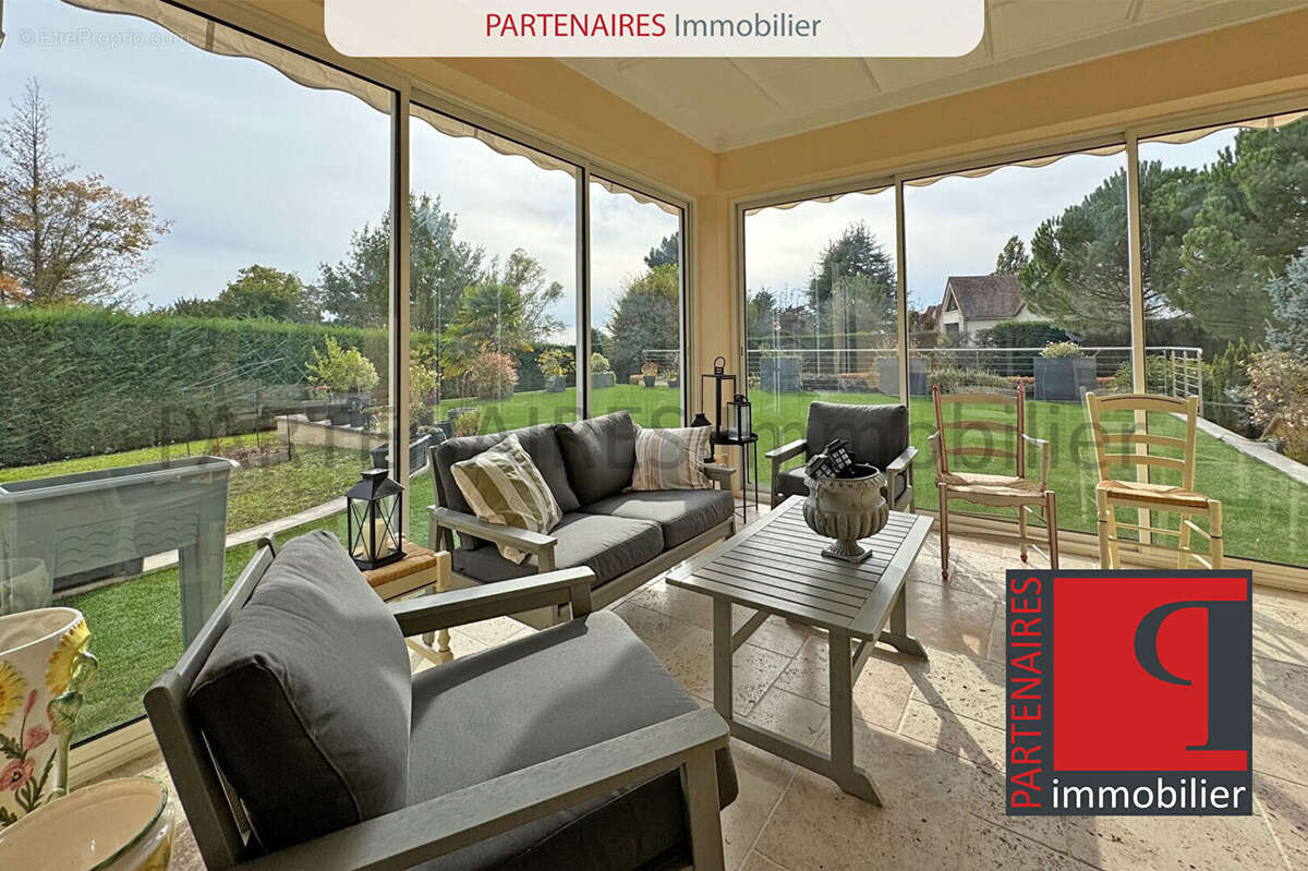 Maison à CRESPIERES