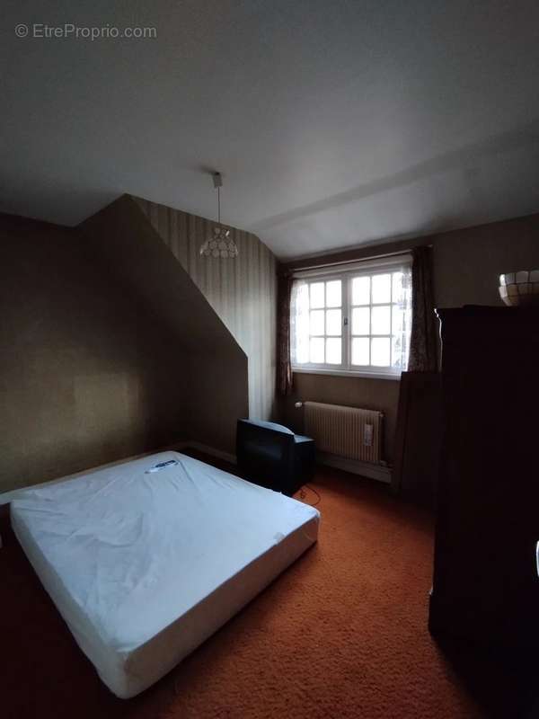 Maison à AVESNES-SUR-HELPE