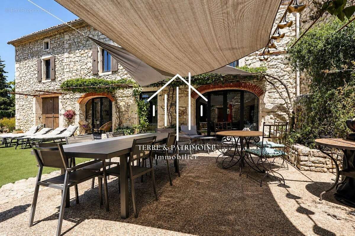 Bâtisse en pierre sud Ardèche - photo 2