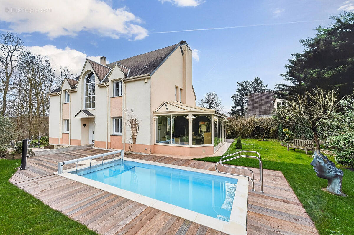 Maison à LES LOGES-EN-JOSAS