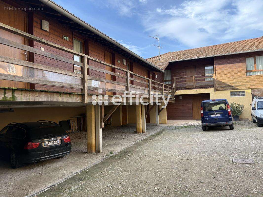 Commerce à CHANEINS