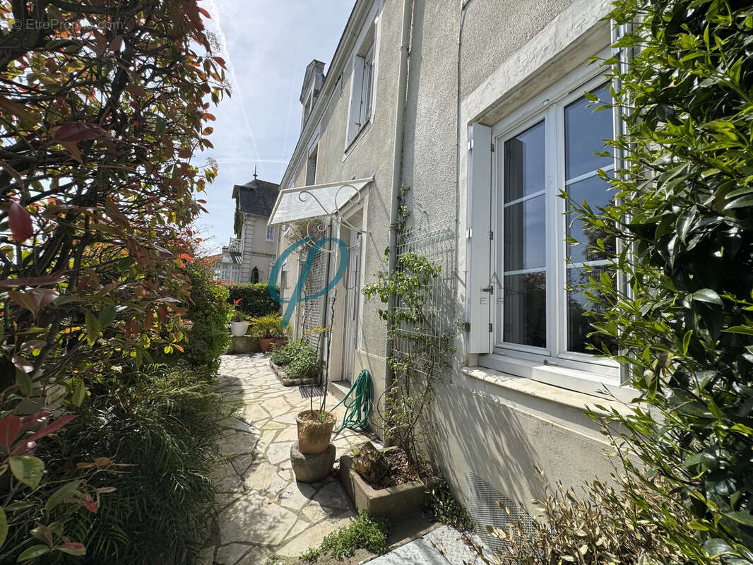 Maison à SAINT-GEREON