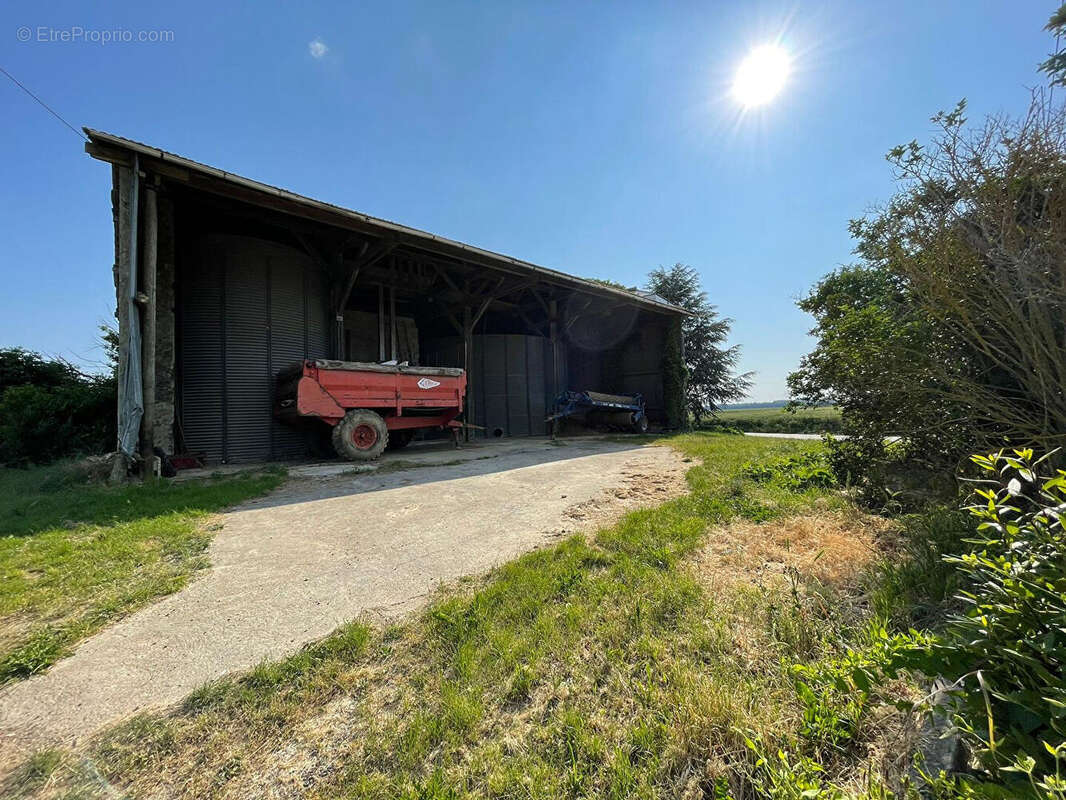 Commerce à LA FERTE-SOUS-JOUARRE