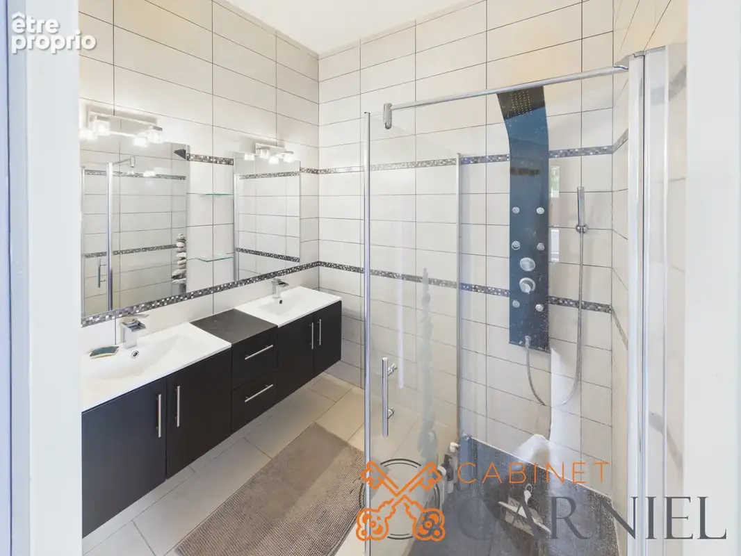 Maison bourgeoise en pierre entièrement rénovée avec piscine, garage et jardin - photo 10
