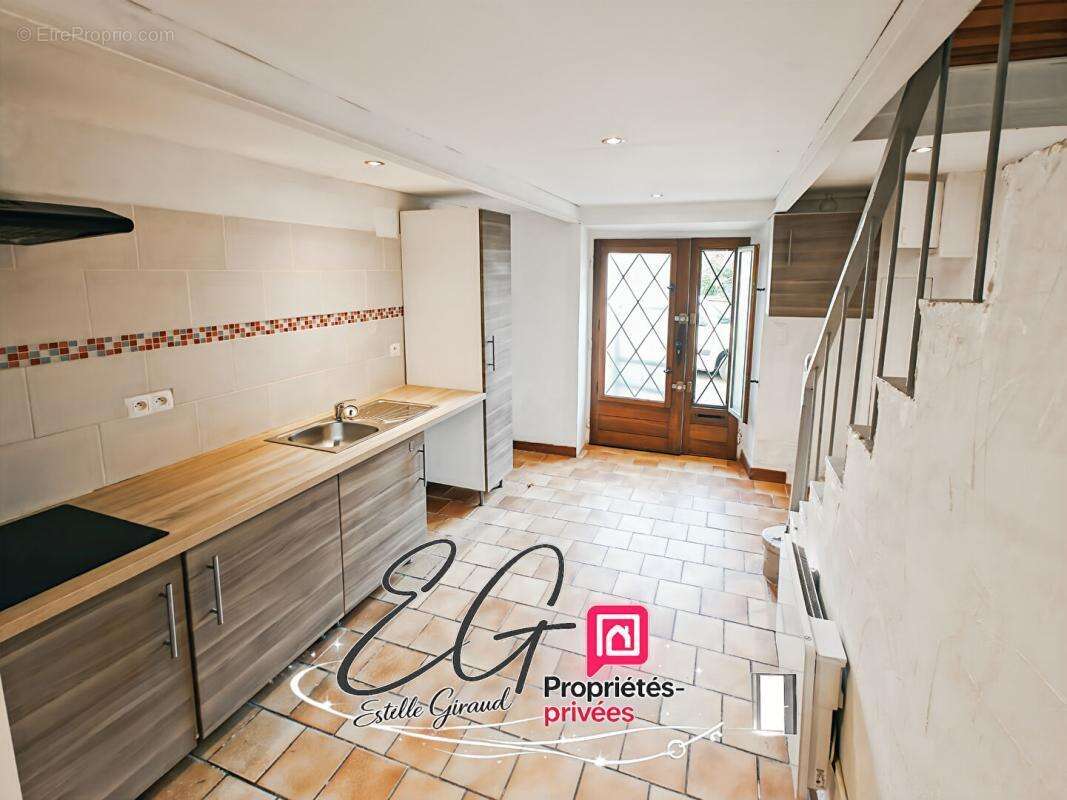 Maison de village avec cour, balcon et terrasse - Idéale premier achat ou investissement locatif - photo 4