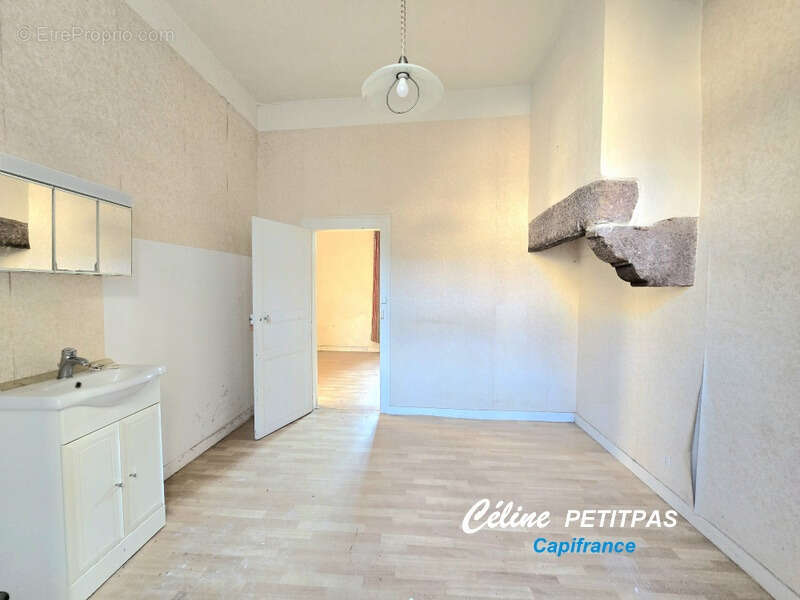 Maison à MONTFORT-SUR-MEU