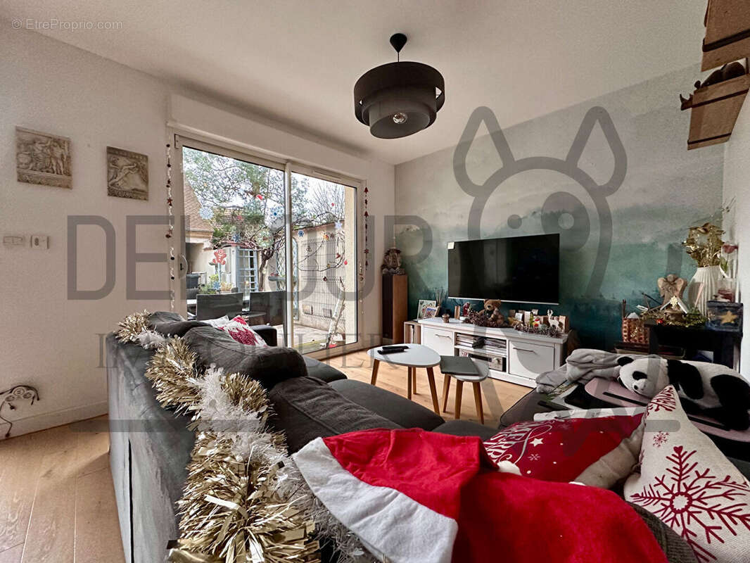 Maison à VILLENEUVE-LE-COMTE