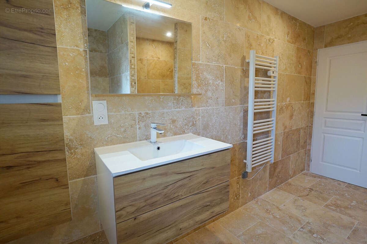 Maison à MEZIERES-SUR-SEINE