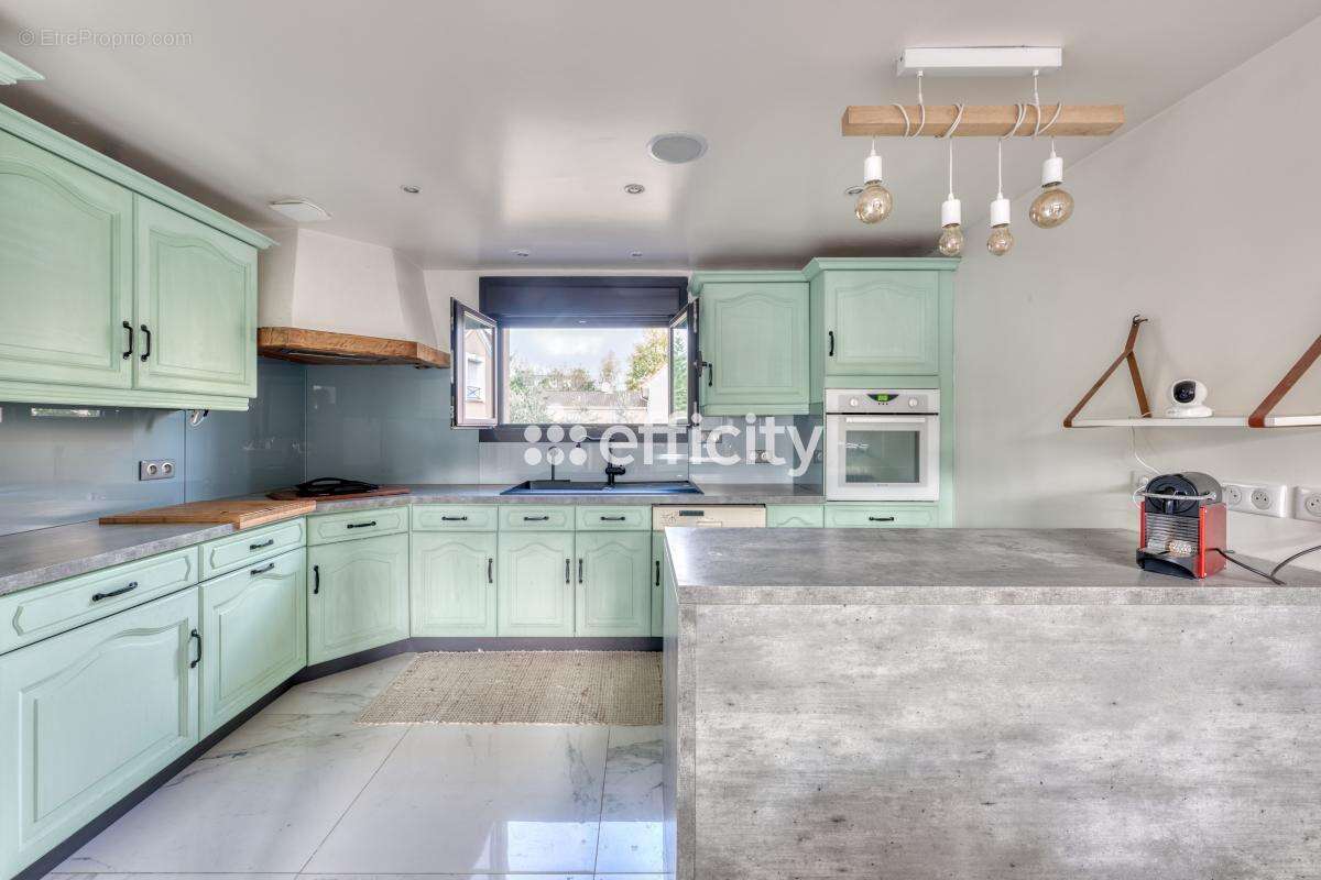 Maison à LE PLESSIS-TREVISE