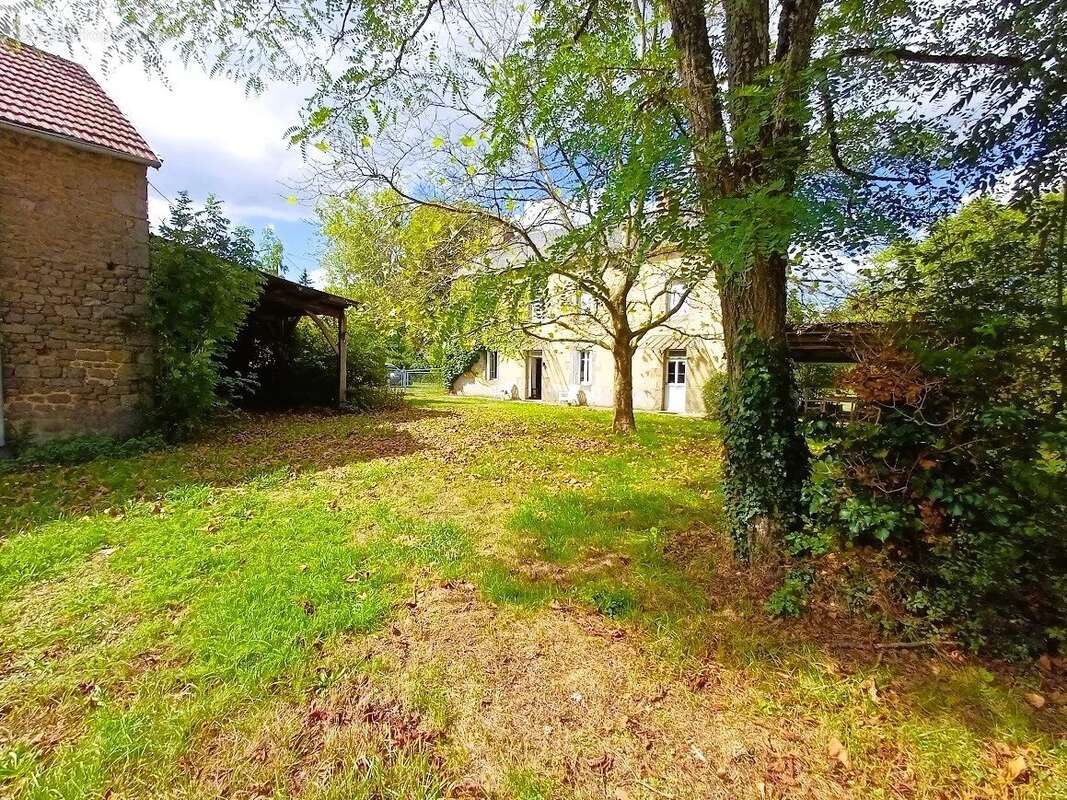 Maison à CHENERAILLES