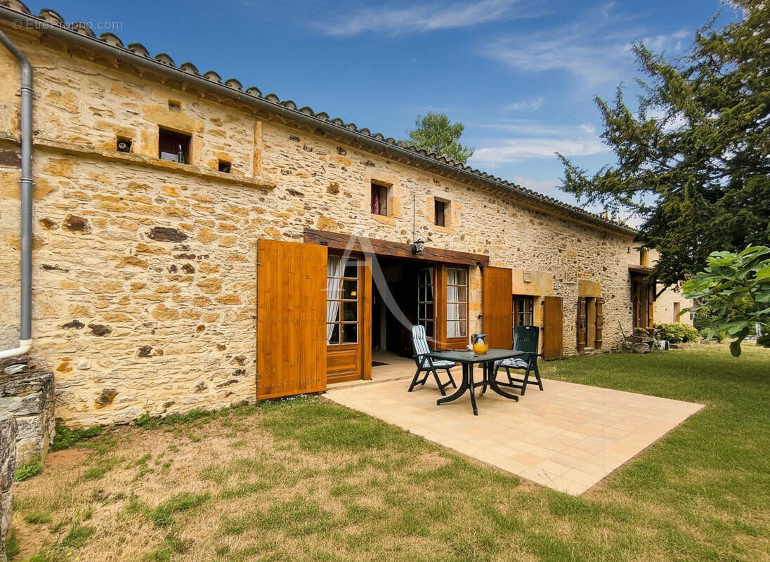 Maison en pierre, Frayssinet Le Gelat, 5 pièce(s) 159m² - photo 2