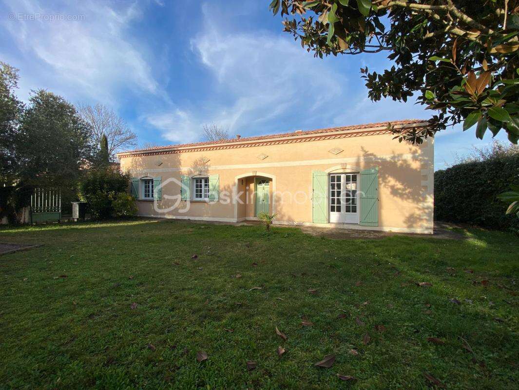 Maison à LE HAILLAN