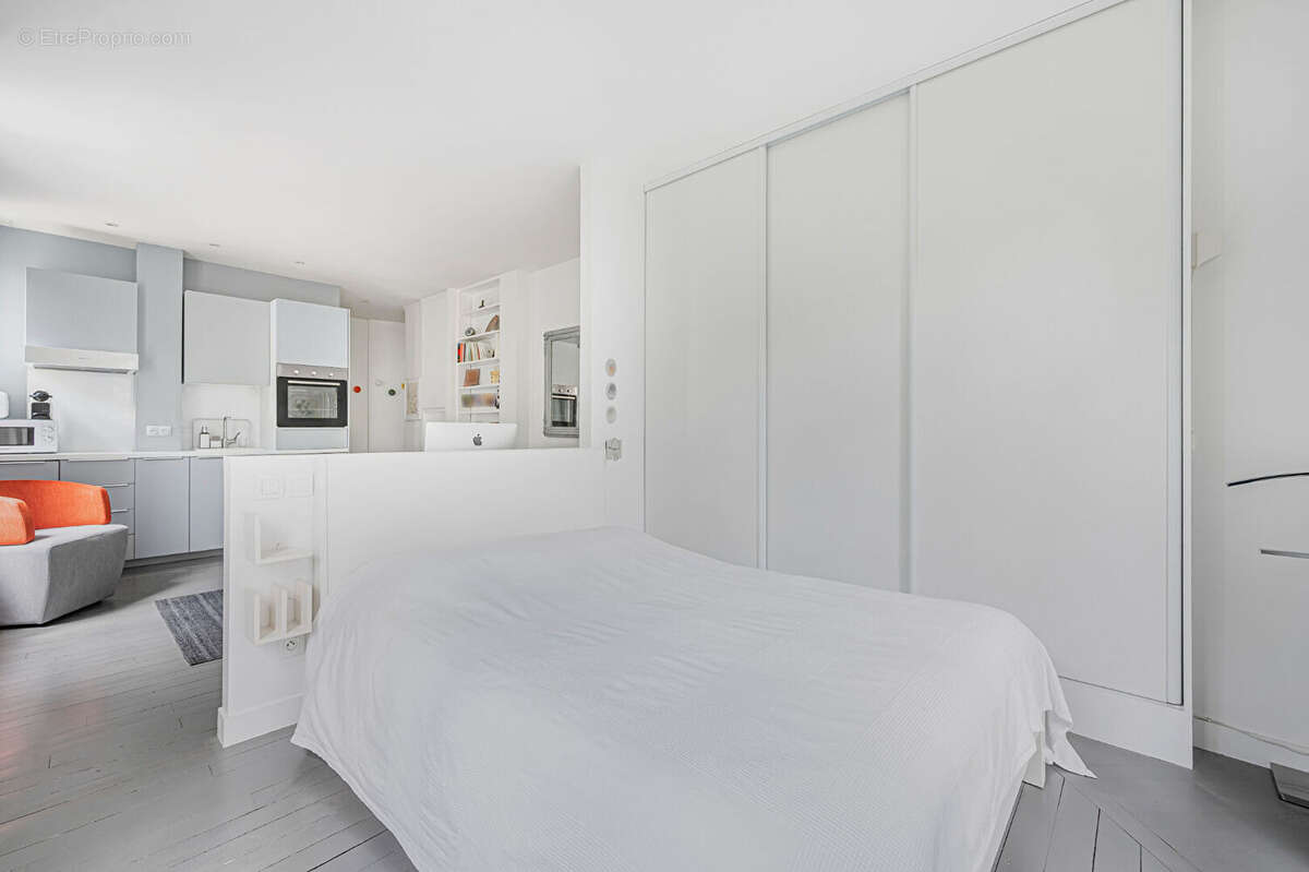 Appartement à PARIS-14E