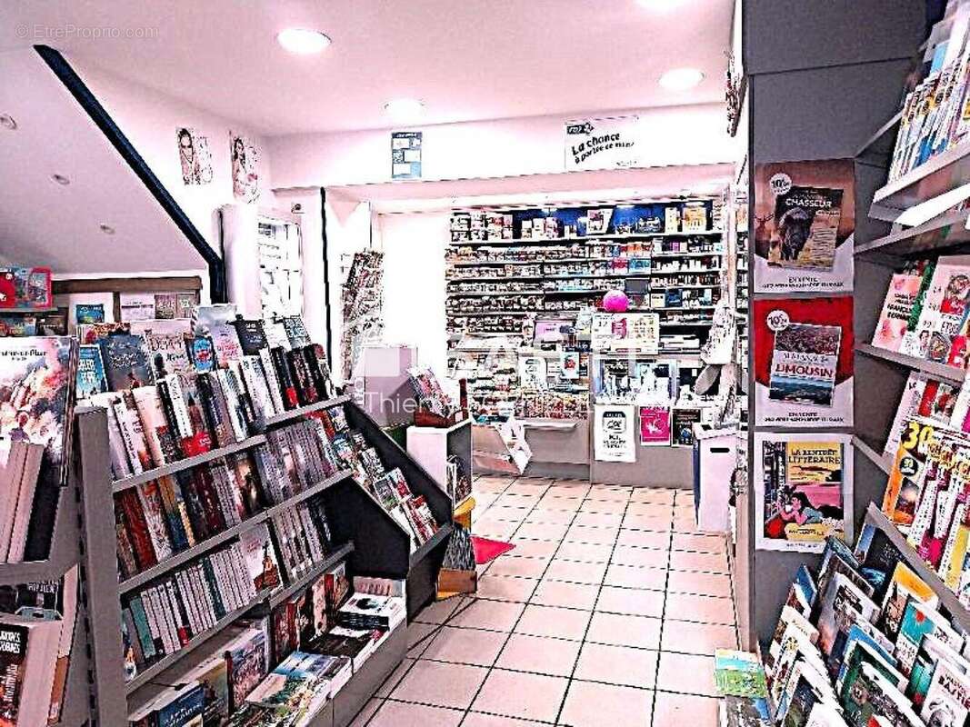 Photo 7 - Commerce à SAINT-LAURENT-SUR-GORRE