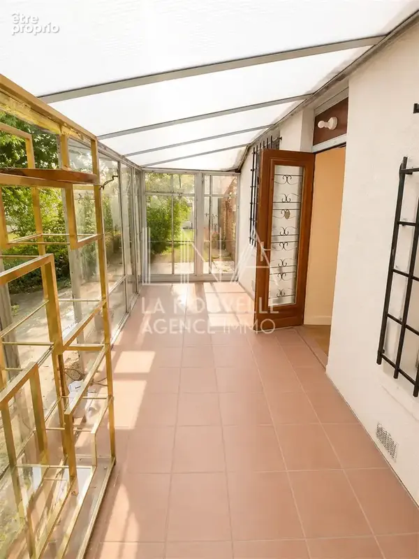 Appartement à LES LILAS
