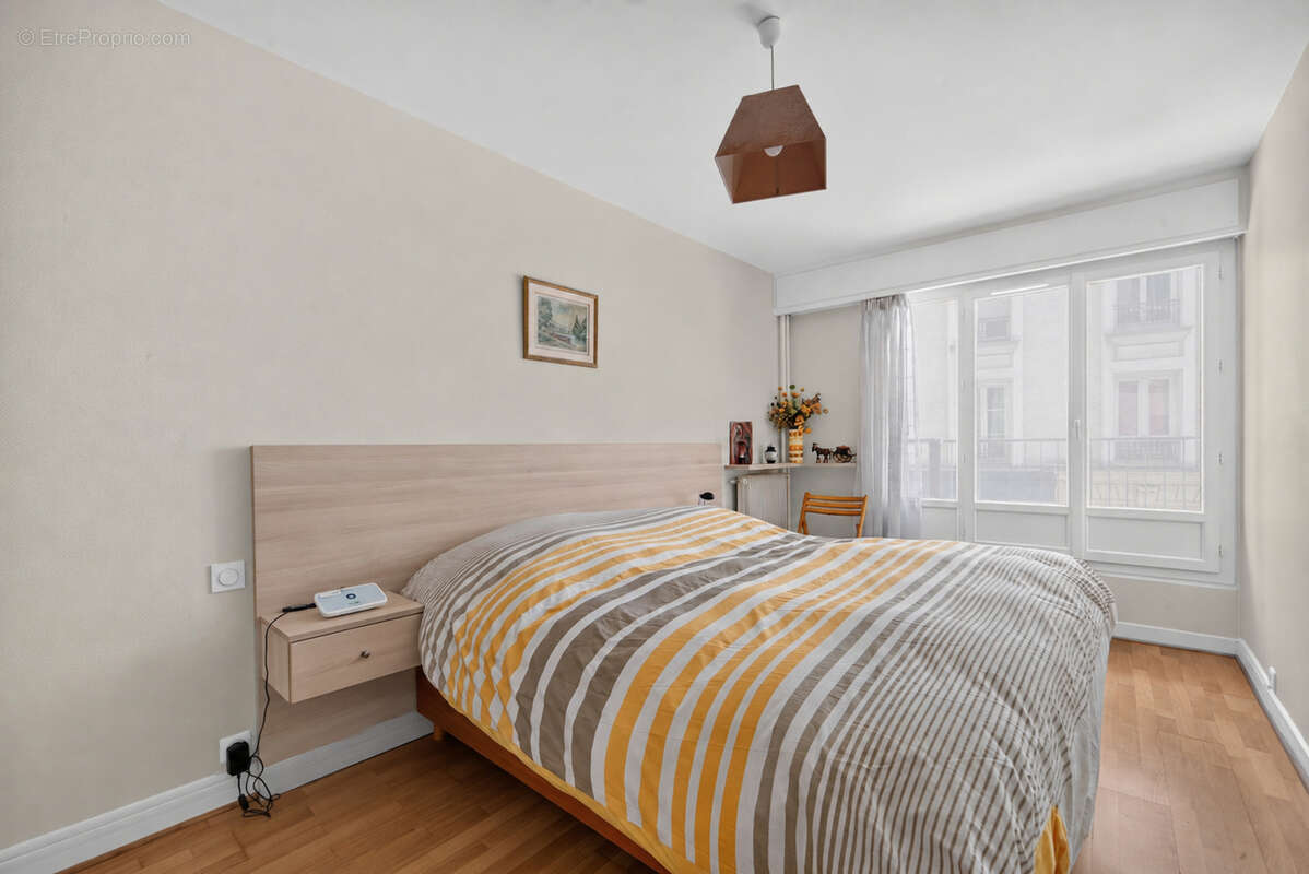 Appartement à PARIS-20E