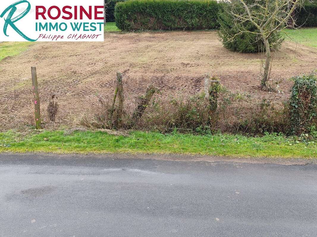 Terrain à BRISSAC-QUINCE