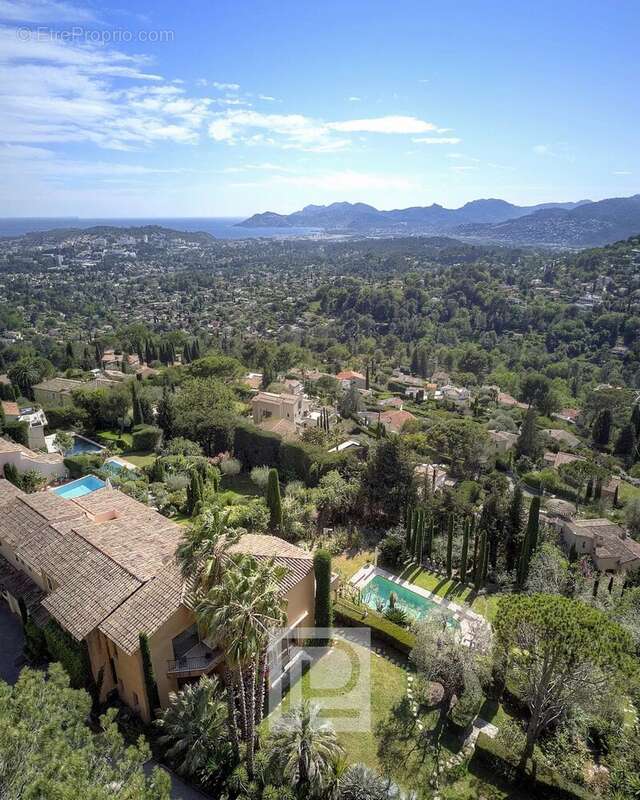 Maison à MOUGINS