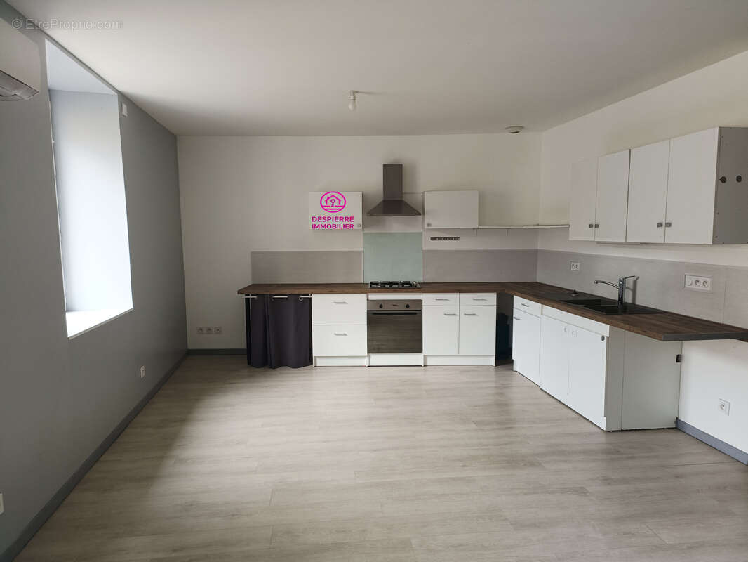 Appartement à JARCIEU