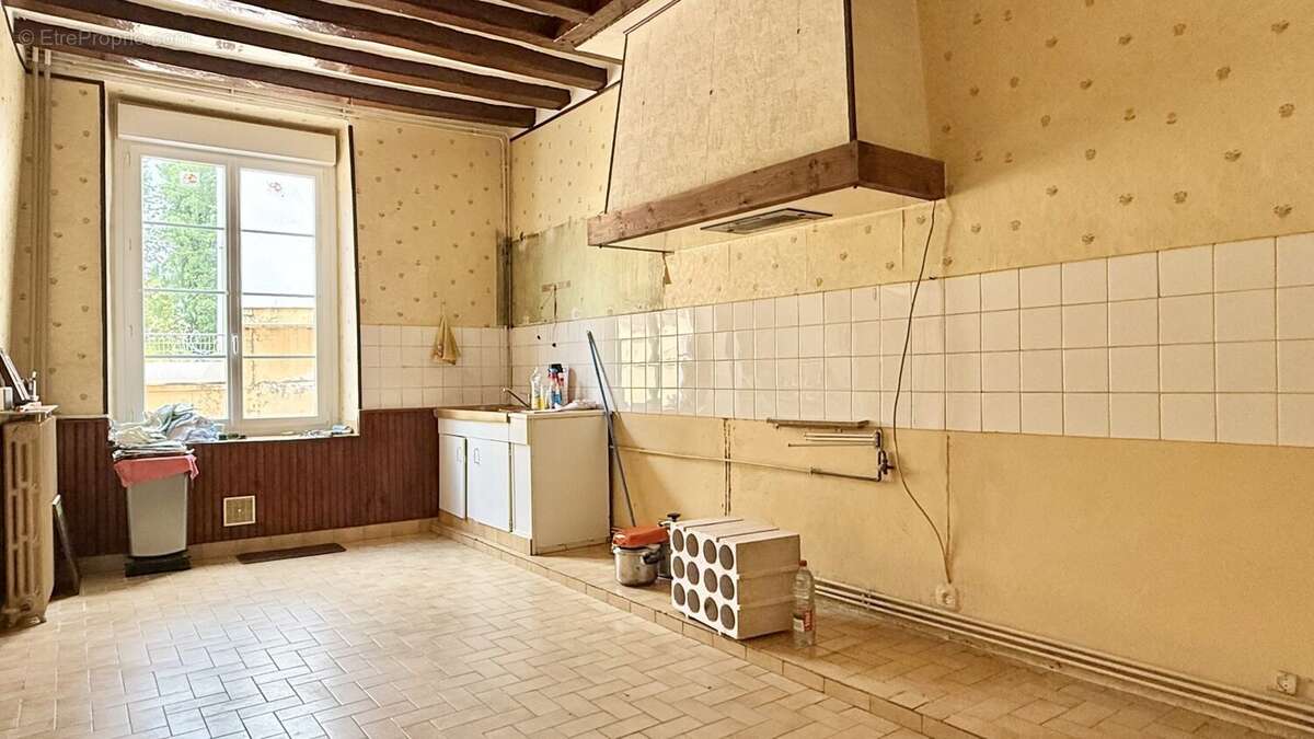 Maison à BONNETABLE