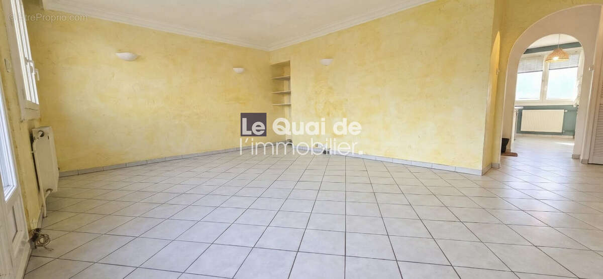 Appartement à FONTAINE