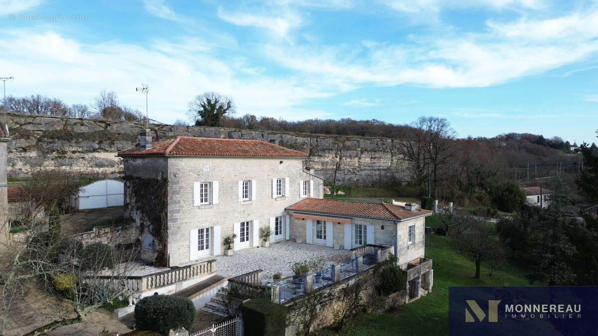 Maison à MOUTHIERS-SUR-BOEME