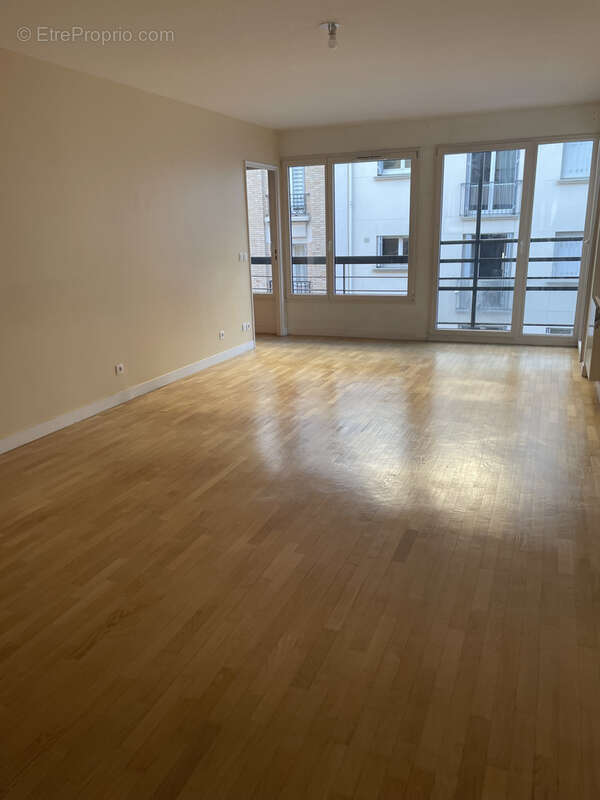 Appartement à PARIS-19E