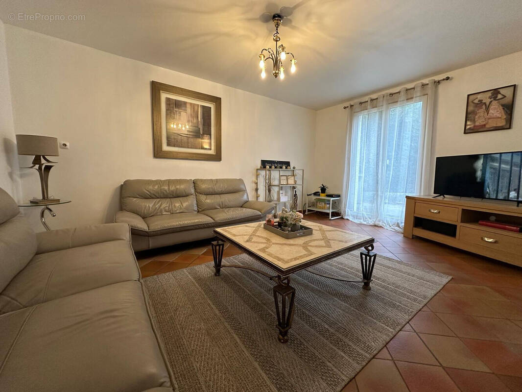 Maison à SAVIGNY-LE-TEMPLE