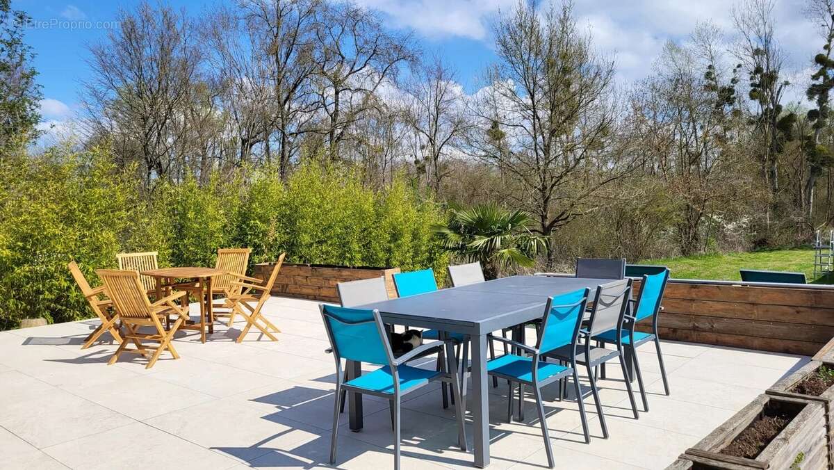 Maison à CRECHES-SUR-SAONE