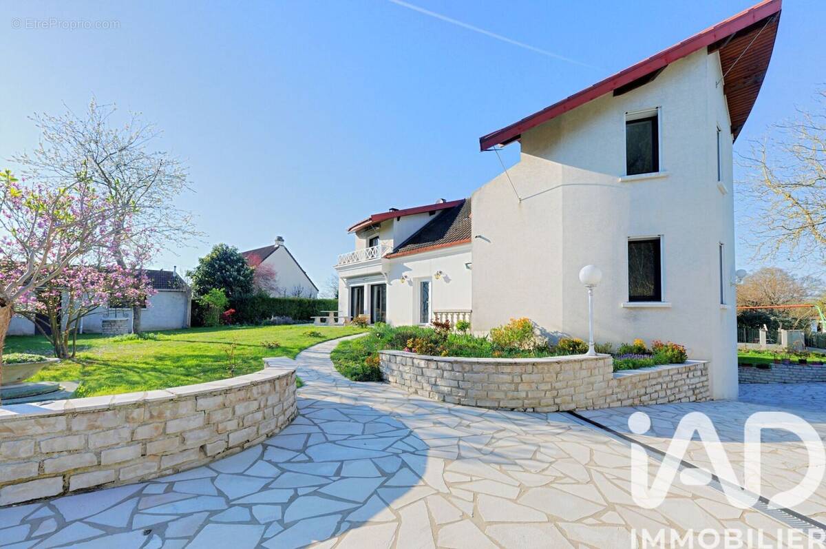 Photo 1 - Maison à LAGNY-SUR-MARNE