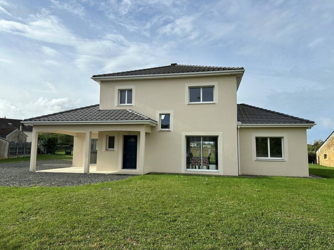 Maison à MONTGIVRAY