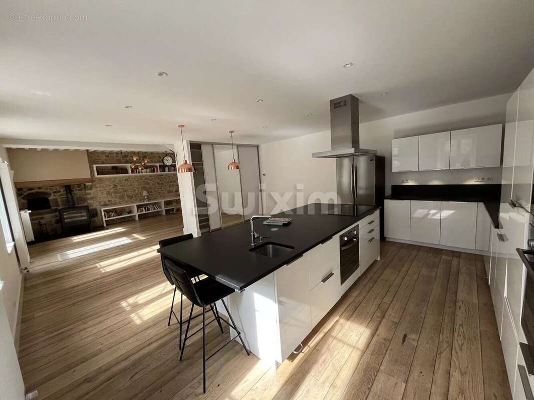 Maison à OUROUX-EN-MORVAN