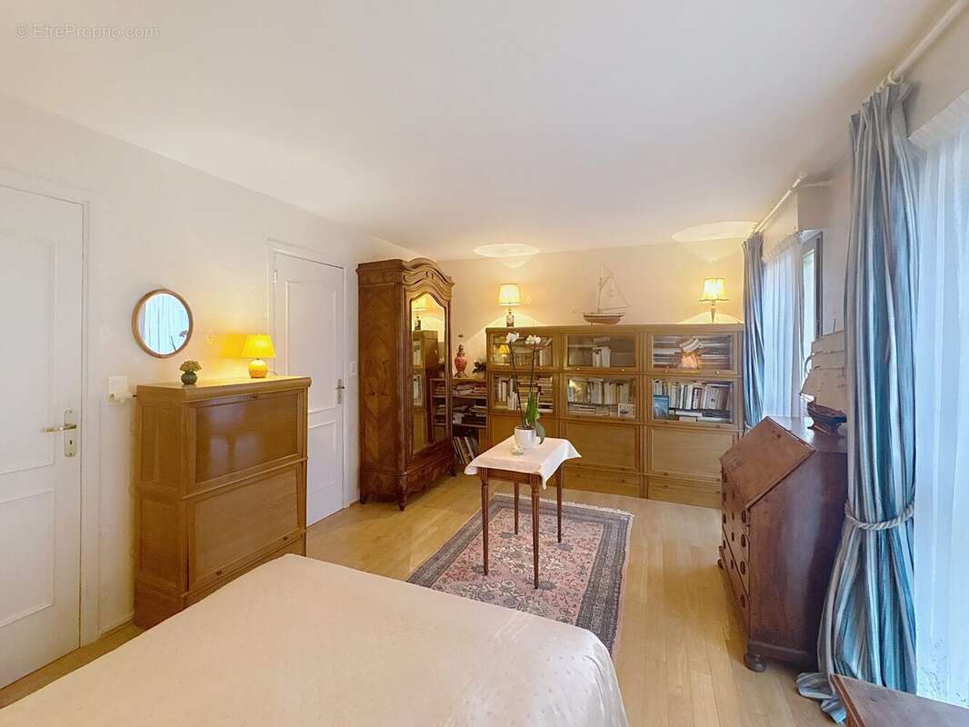 Appartement à L'HAY-LES-ROSES